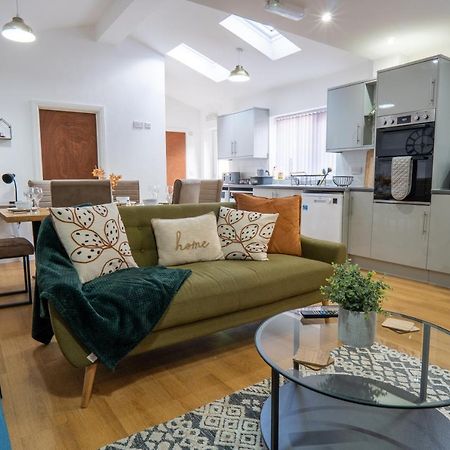 Heartland House, 7 Spacious Bedrooms Sleeps 4 Plus, Near Nec, Jlr,Bhx 伯明翰 外观 照片