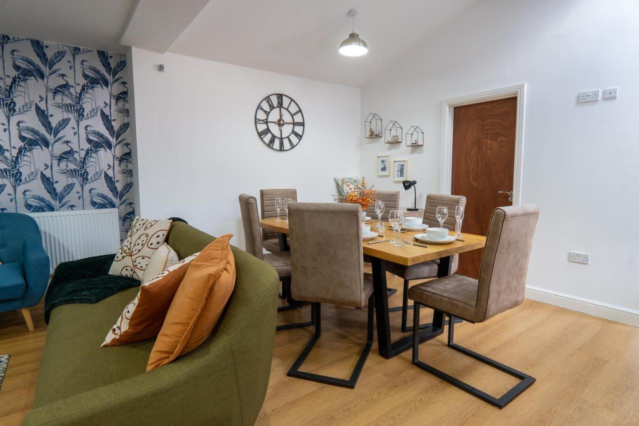 Heartland House, 7 Spacious Bedrooms Sleeps 4 Plus, Near Nec, Jlr,Bhx 伯明翰 外观 照片