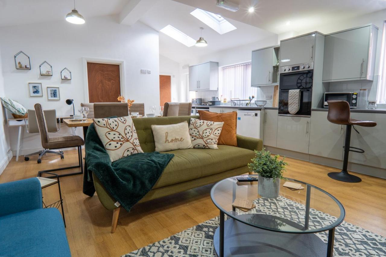 Heartland House, 7 Spacious Bedrooms Sleeps 4 Plus, Near Nec, Jlr,Bhx 伯明翰 外观 照片