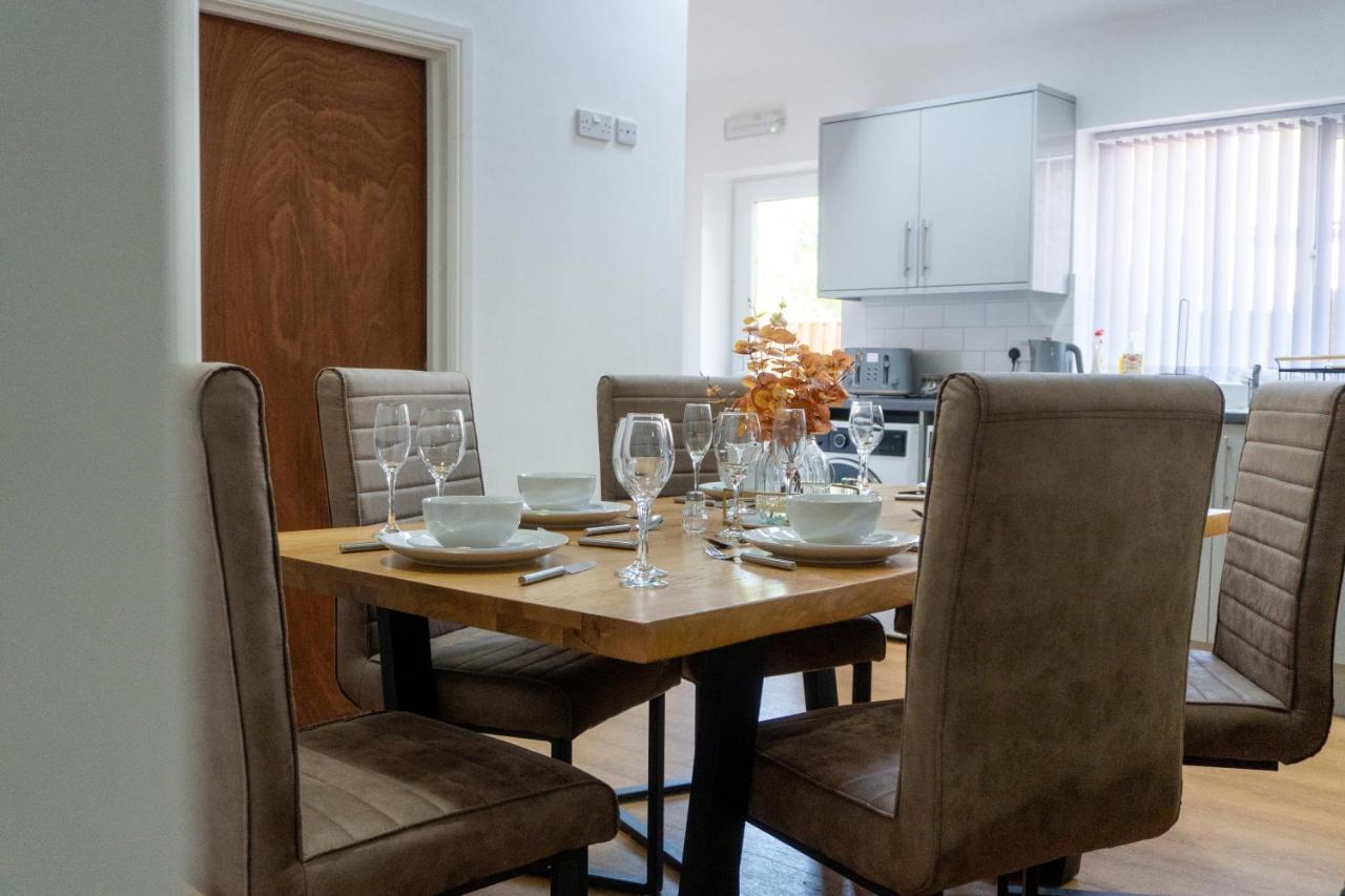Heartland House, 7 Spacious Bedrooms Sleeps 4 Plus, Near Nec, Jlr,Bhx 伯明翰 外观 照片