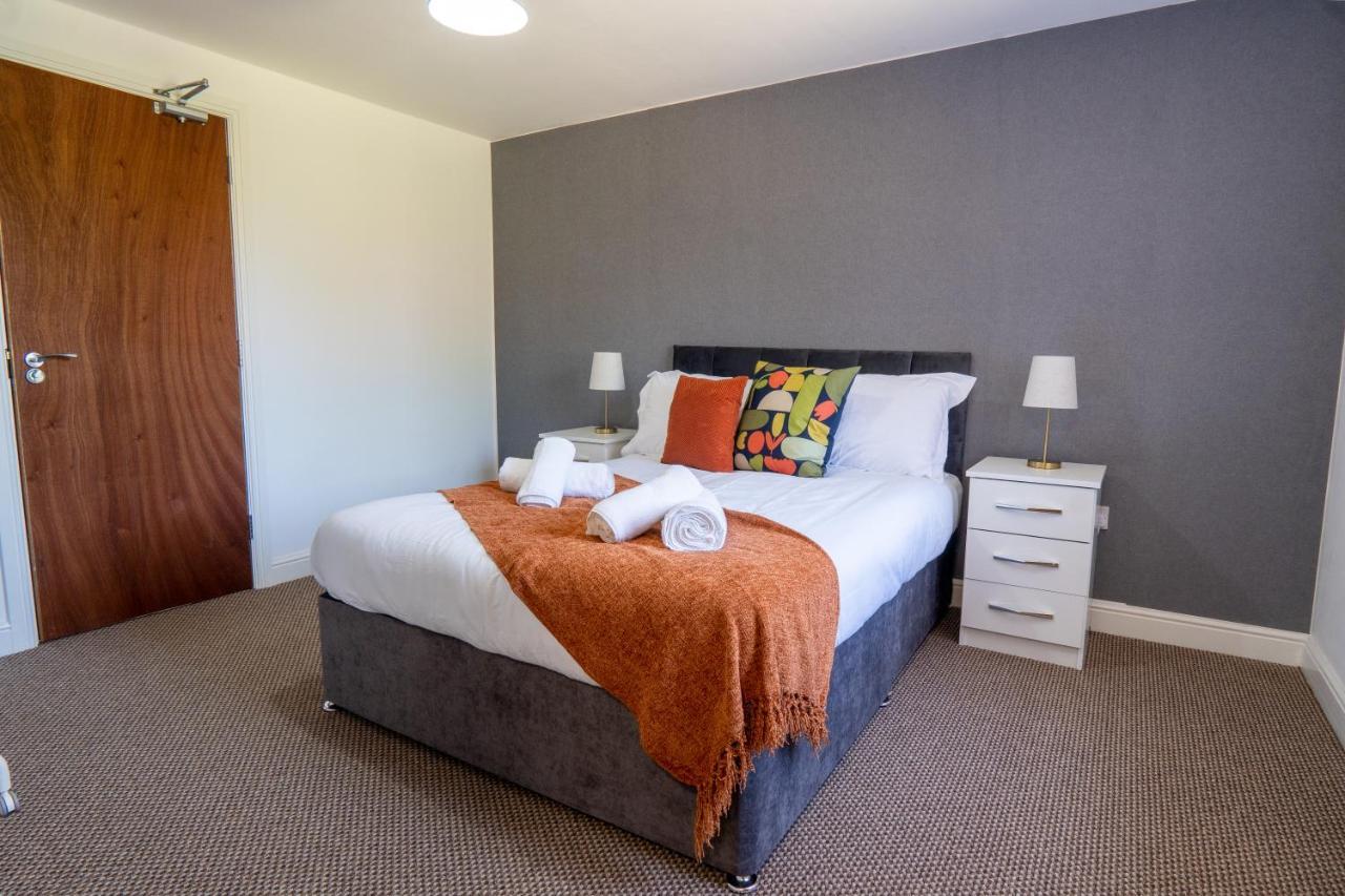 Heartland House, 7 Spacious Bedrooms Sleeps 4 Plus, Near Nec, Jlr,Bhx 伯明翰 外观 照片