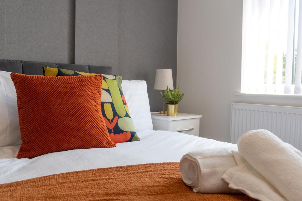 Heartland House, 7 Spacious Bedrooms Sleeps 4 Plus, Near Nec, Jlr,Bhx 伯明翰 外观 照片