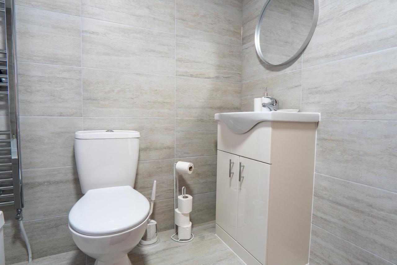 Heartland House, 7 Spacious Bedrooms Sleeps 4 Plus, Near Nec, Jlr,Bhx 伯明翰 外观 照片