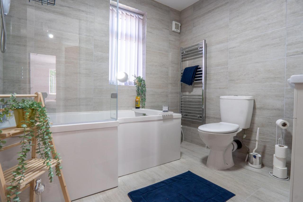 Heartland House, 7 Spacious Bedrooms Sleeps 4 Plus, Near Nec, Jlr,Bhx 伯明翰 外观 照片