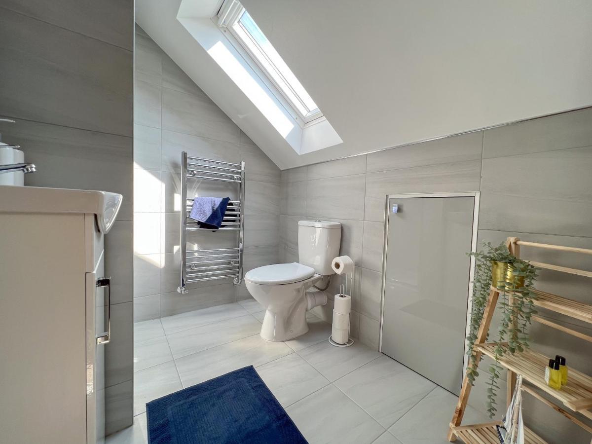 Heartland House, 7 Spacious Bedrooms Sleeps 4 Plus, Near Nec, Jlr,Bhx 伯明翰 外观 照片